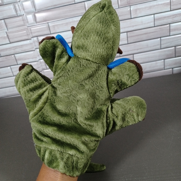•Caltoy Triceratops Dinosaur Hand Puppet - Picture 3 of 12